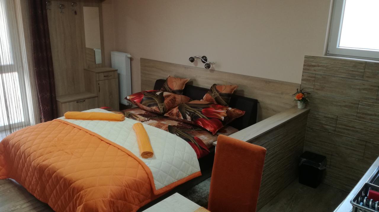 Kéri Vendégház Mosonmagyaróvár Exterior foto