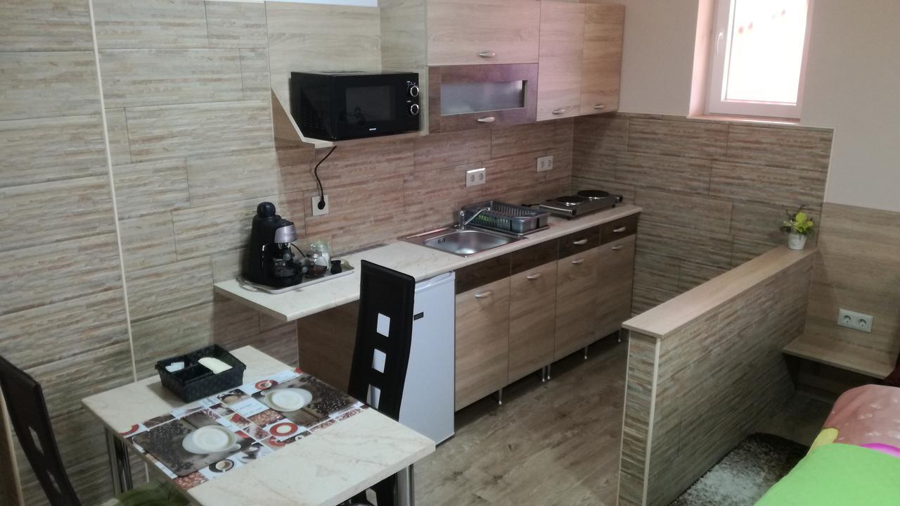 Kéri Vendégház Mosonmagyaróvár Exterior foto
