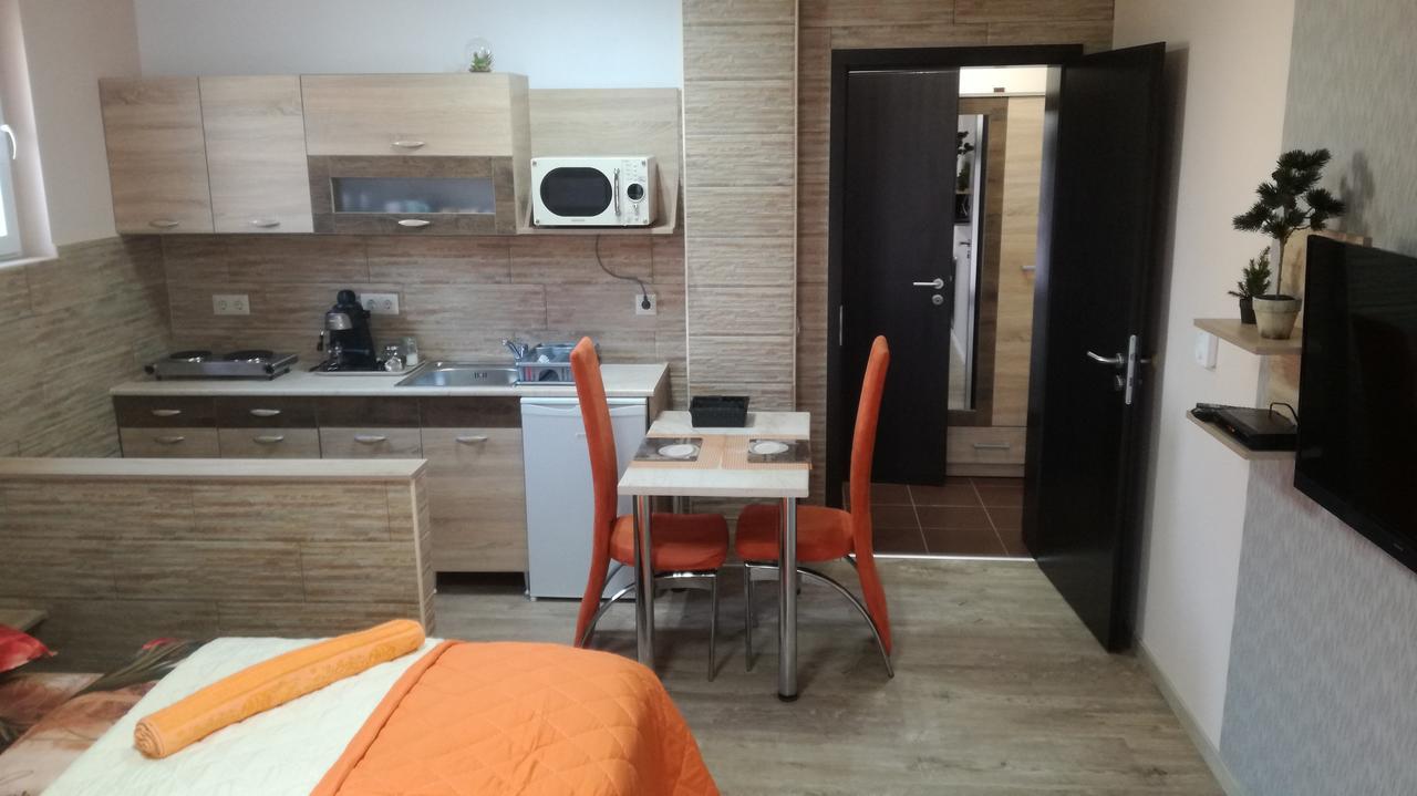 Kéri Vendégház Mosonmagyaróvár Exterior foto