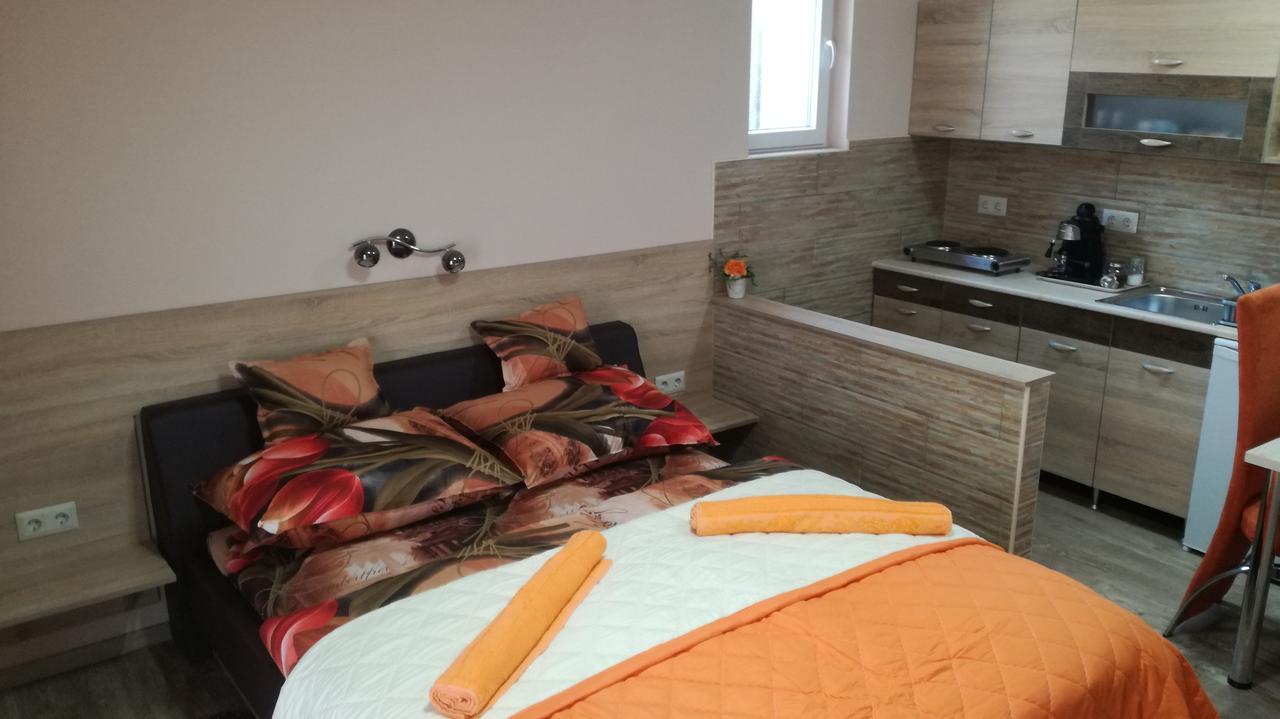 Kéri Vendégház Mosonmagyaróvár Exterior foto