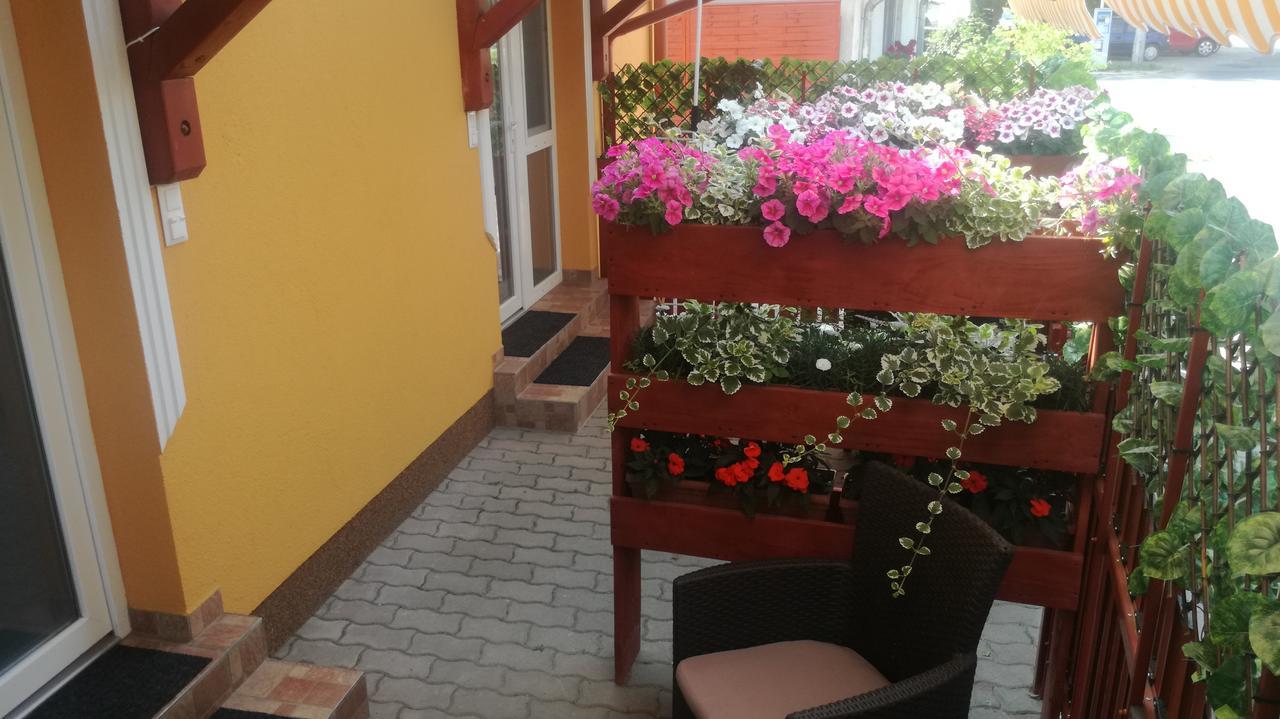 Kéri Vendégház Mosonmagyaróvár Exterior foto