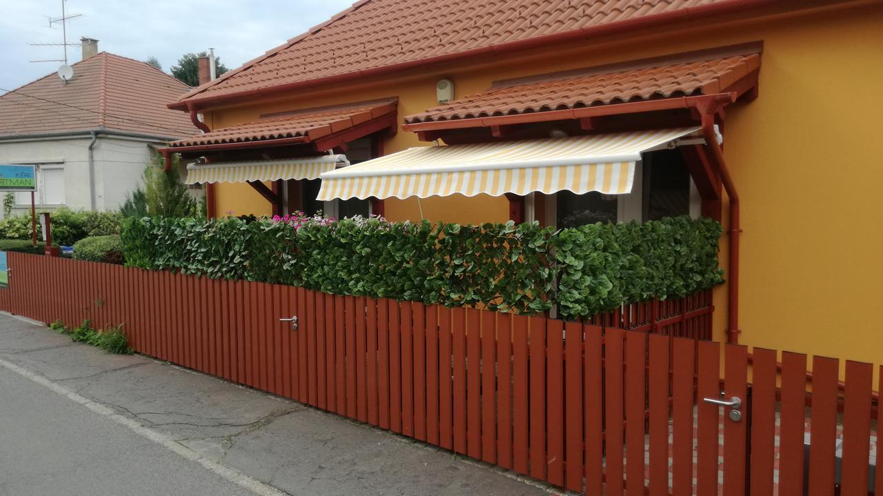 Kéri Vendégház Mosonmagyaróvár Exterior foto